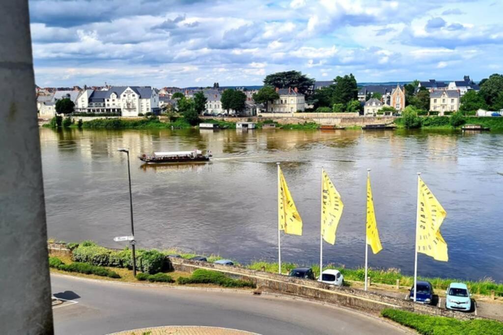 Appartement Loire Et Chateau, Hyper Centre, Vue Loire, Linge Inclus, 3Eme Etage Saumur Bagian luar foto